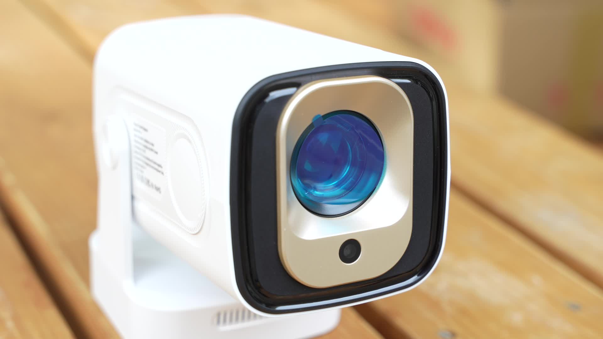 Test, Timm Mohn, Beamer, Projektor, Android 14, Spyware, Heimkino, Bildqualität, Autofokus, Gimbal, Mini Beamer, Keystone-Korrektur, Magcubic HY310, 330 ANSI-Lumen, Bluetooth-Fernbedienung, Netflix App