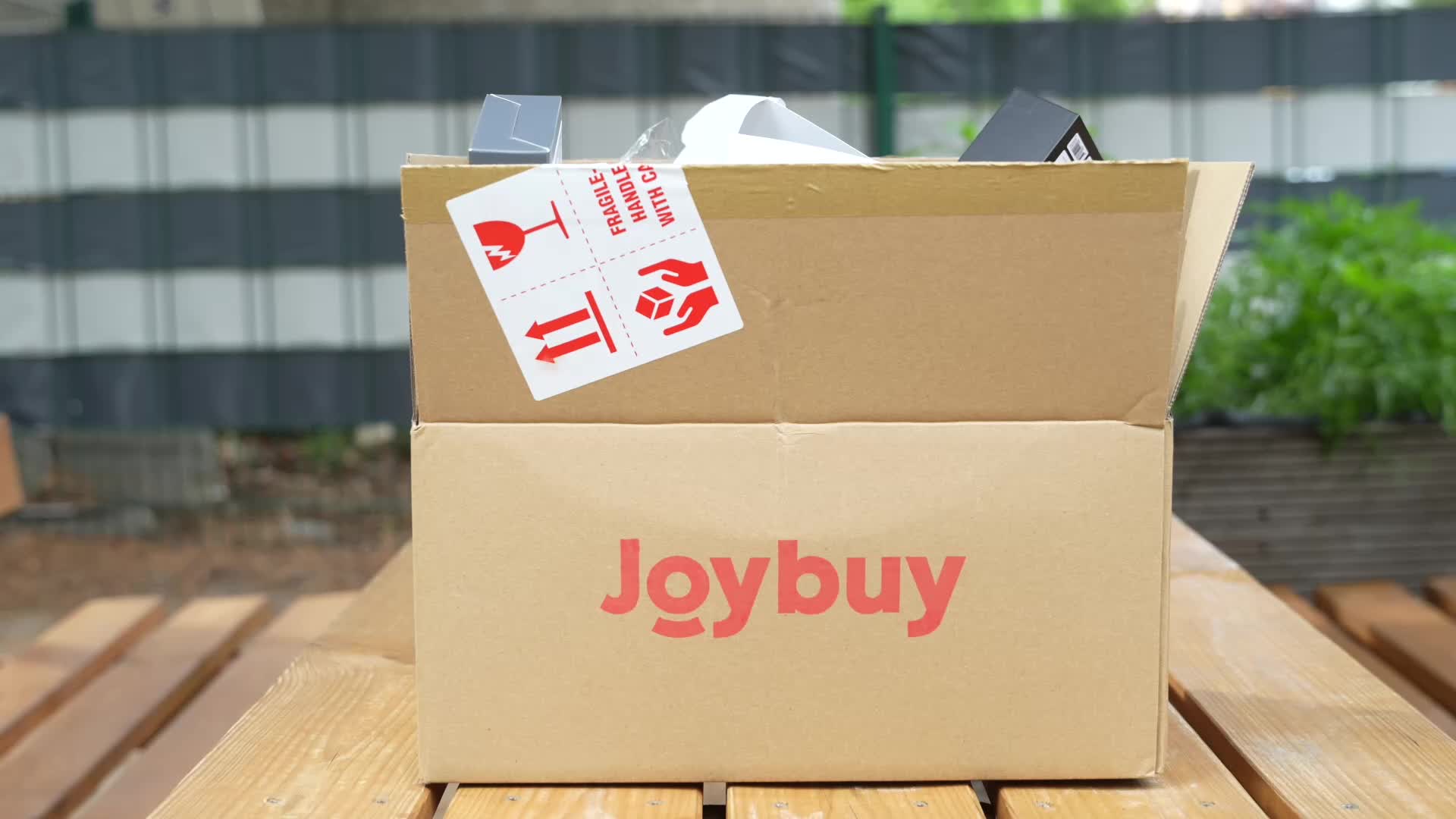 E-Commerce, Timm Mohn, Elektronik, Beamer, Projektor, Actioncam, DHL, Rückerstattung, Rückgabe, Produkttest, Joybuy, Shopping-Plattform, Technikprodukte, Magcubic HY310, Insta360 X5, Schnelle Lieferung