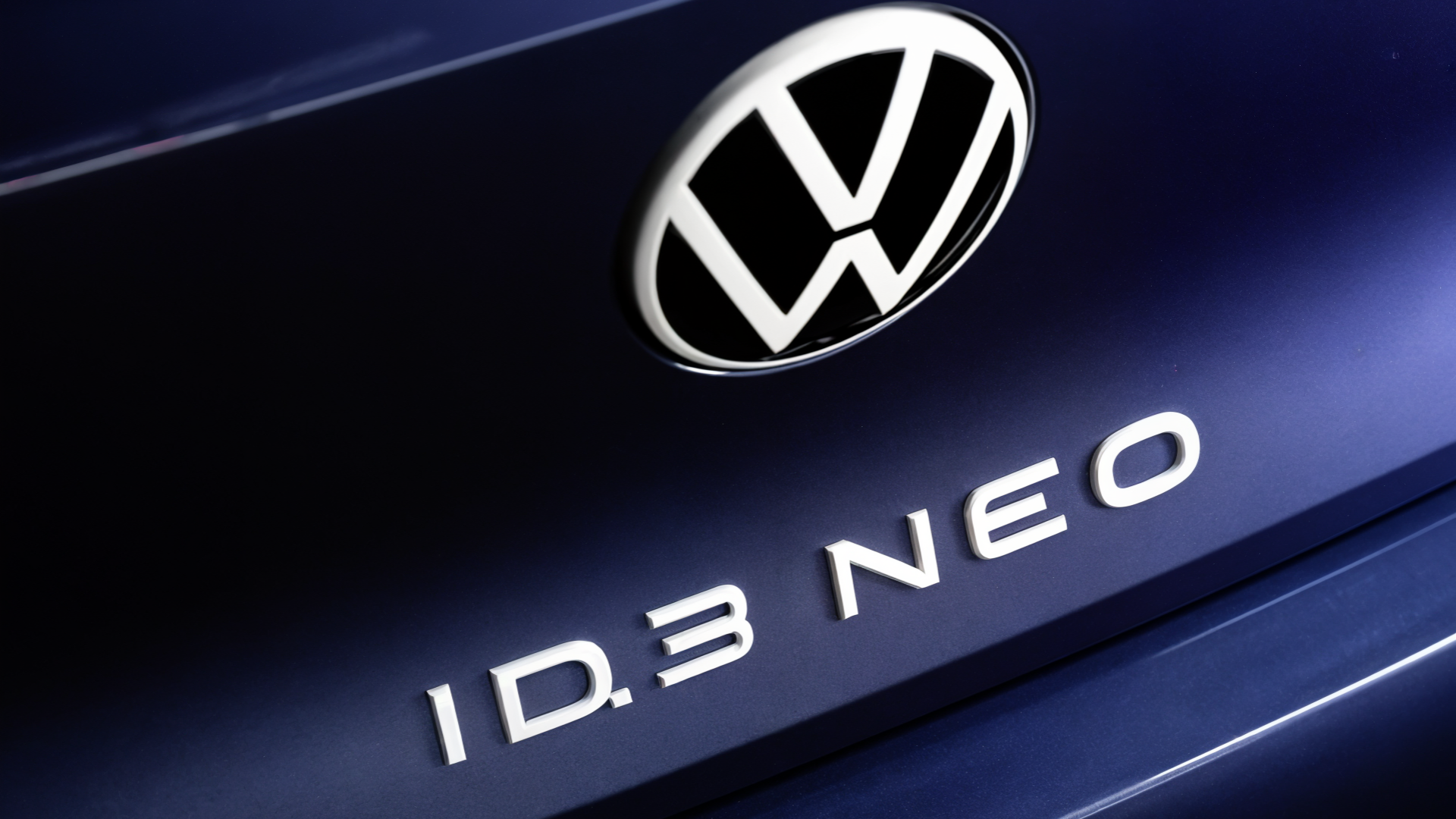 Elektromobilität, Elektroauto, E-Auto, volkswagen, ID.3, Volkswagen ID.3 Neo, Modellbezeichnung, VW Logo, Fahrzeugemblem, Heckansicht, VW Elektrofahrzeug